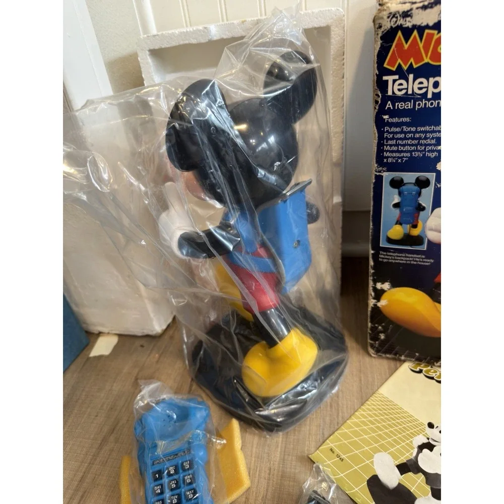 VINTAGE 1986 Mickey Mouse Corded Telephone Disney Tyco NEW, NEVER USED!